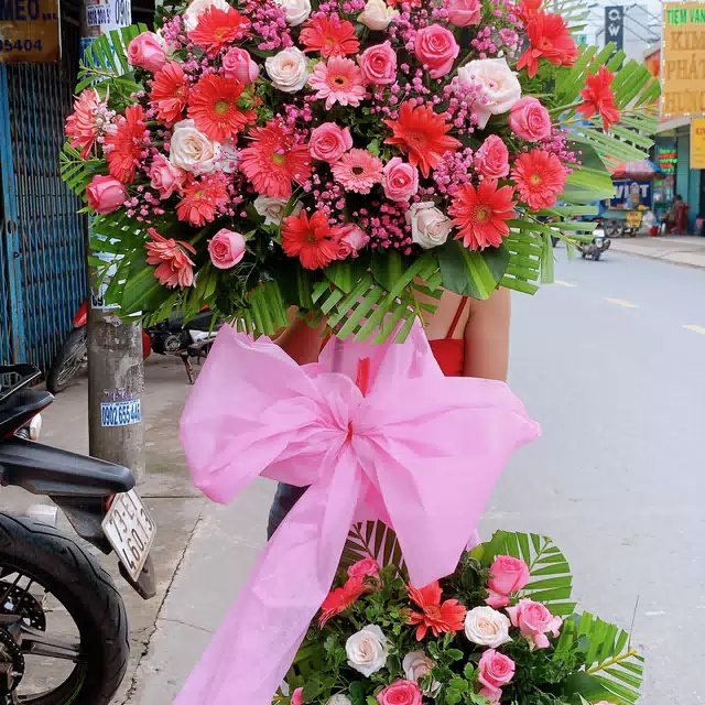 Hình ảnh hoa giao hàng thực tế
