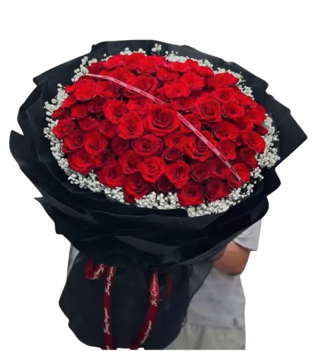 Bó Hoa Hồng Đỏ Trái Tim Gói Đen
